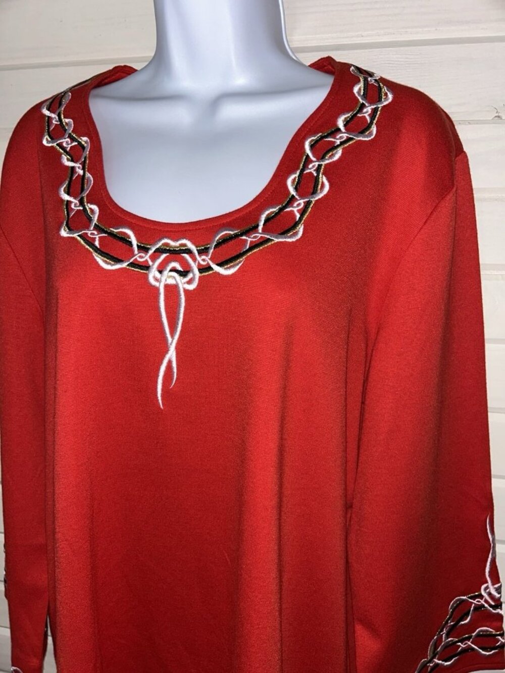 NWOT VTG Bob Mackie Sz LARGE Wearable Art Embroidered Detail Tunic Red Knit